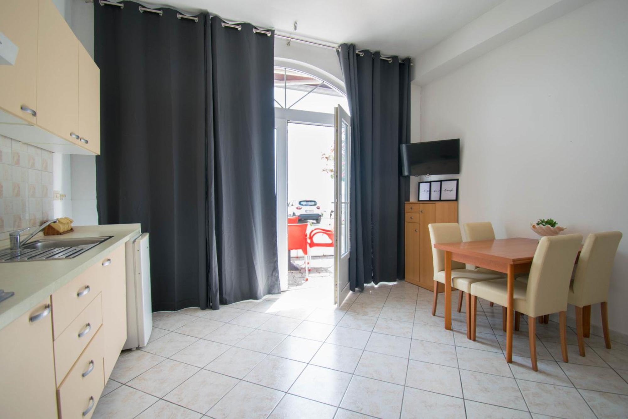 Apartments Manuela - Башка-Вода Екстер'єр фото